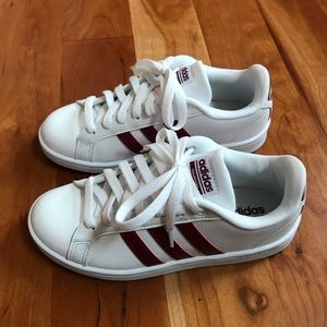 Women Adidas Burgundy Cloudfoam Size 6 Worn Once